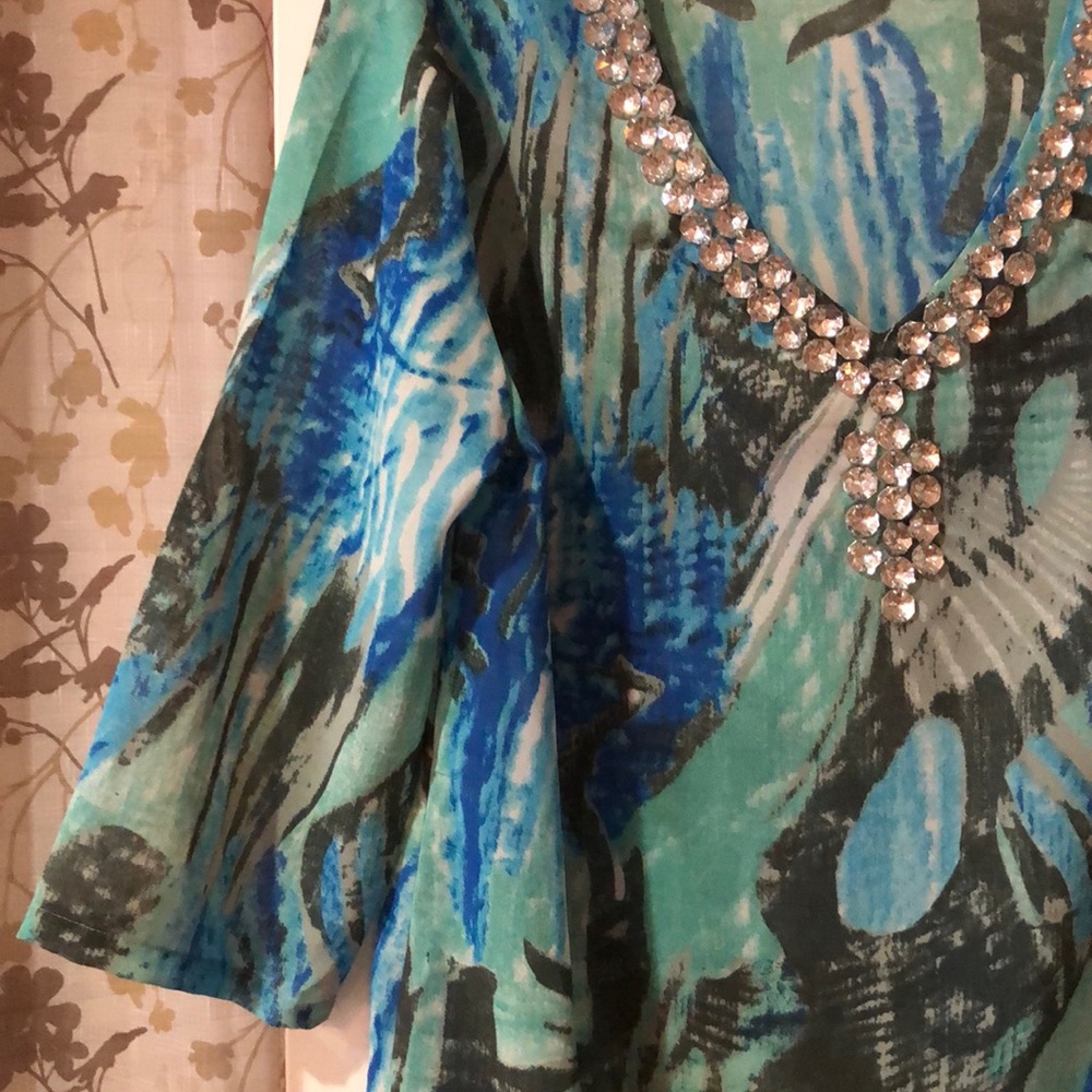 Beach cover up - Picture 6 of 6